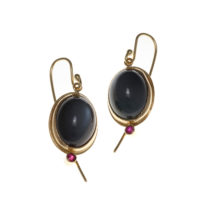 Gold earrings with moonstone and ruby