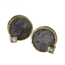 18ct gold earstuds set with matt hematite and diamonds